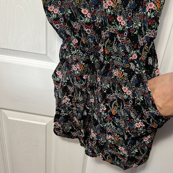 3/$20 Divided romper with pockets - Picture 3 of 3